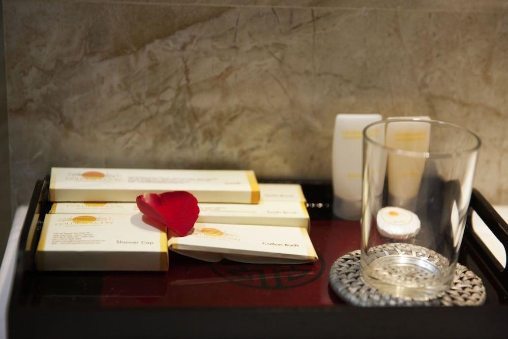 Hotel Golden Moon & Travel 3*